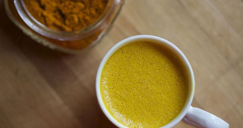 turmeric water to cure sore throat instantly