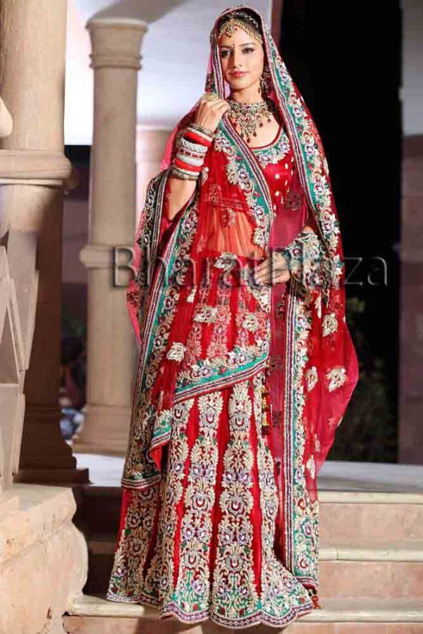 Best Bridal Dupatta Styles For Wedding In 2024-2025 | FashionEven