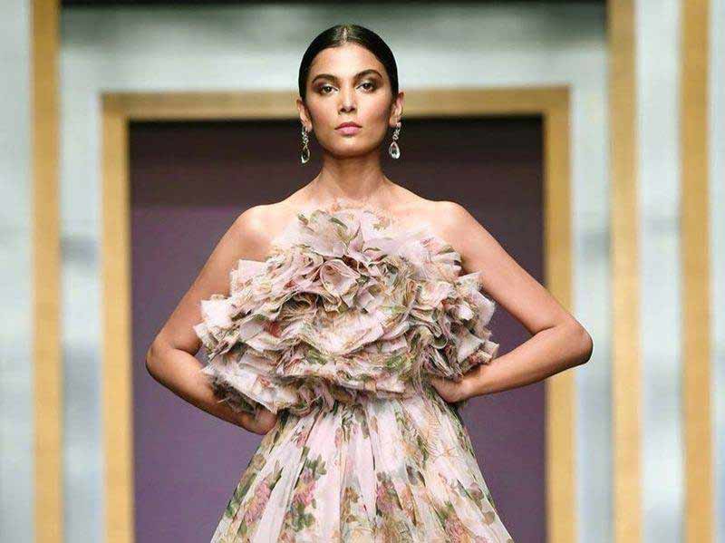 Mushk-Kaleem-Pakistani-female-model – FashionEven